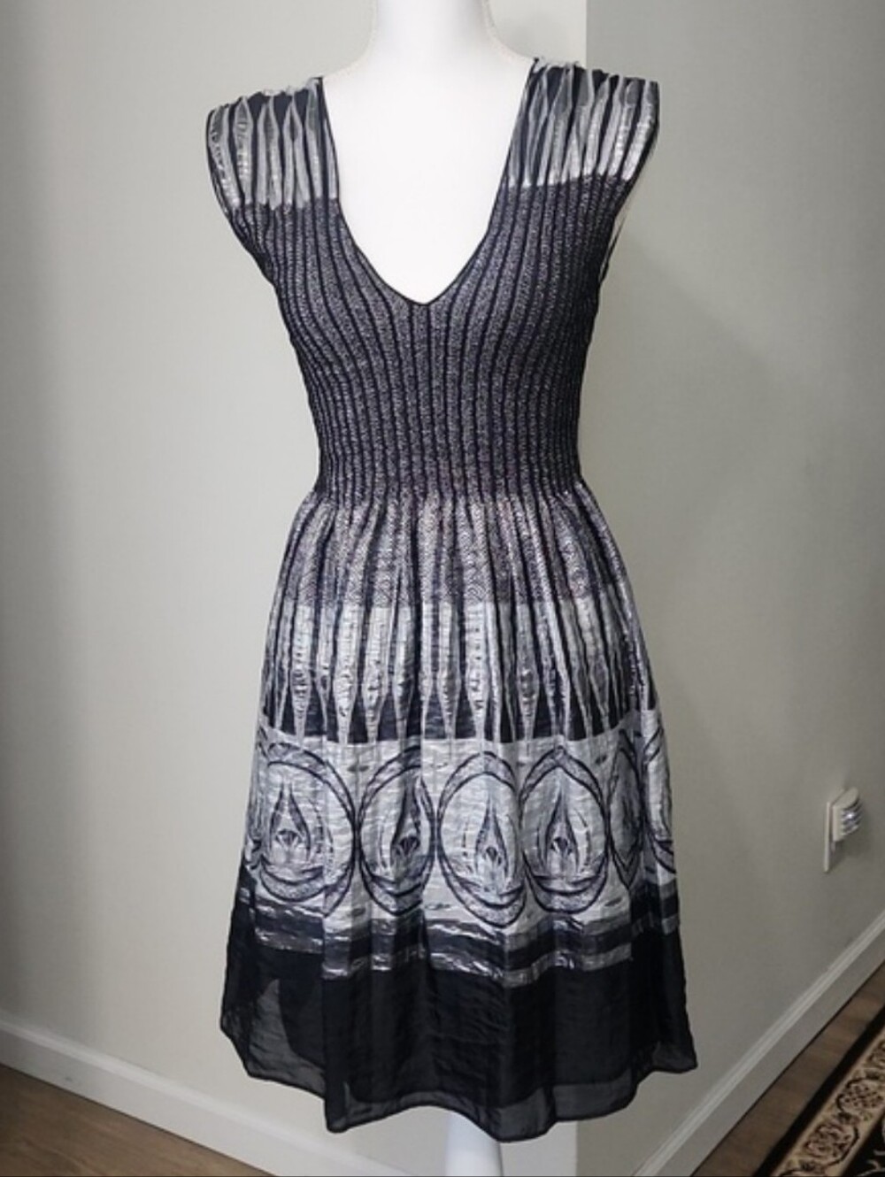 Max Edition Black Silver Metallic Jacquard Smocked Stretch MIDI Dress S